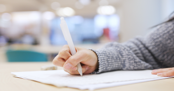 ¿Por qué deberíamos seguir escribiendo a mano? escribir-a-mano