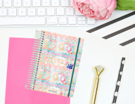 Agenda Escolar 2022-2023 Postcards 8º Día Página Castellano