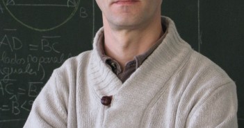 “La crisis ha hecho que los alumnos se interesen más en promocionar en sus estudios” Claudio 1